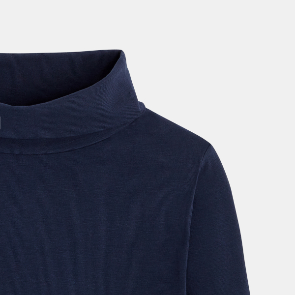 Long-sleeved turtleneck shirt Long-sleeved turtleneck shirt