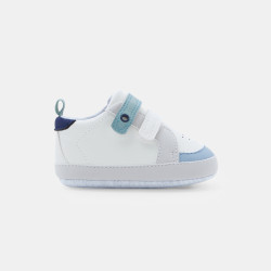 Newborn low-top Velcro trainers