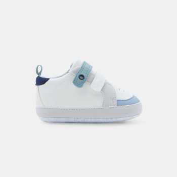 Newborn low-top Velcro trainers